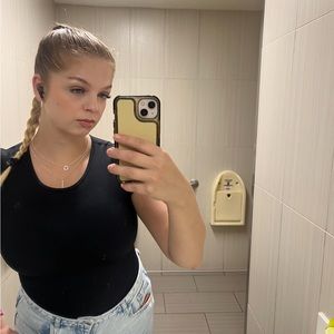 Meet your Posher, Lea